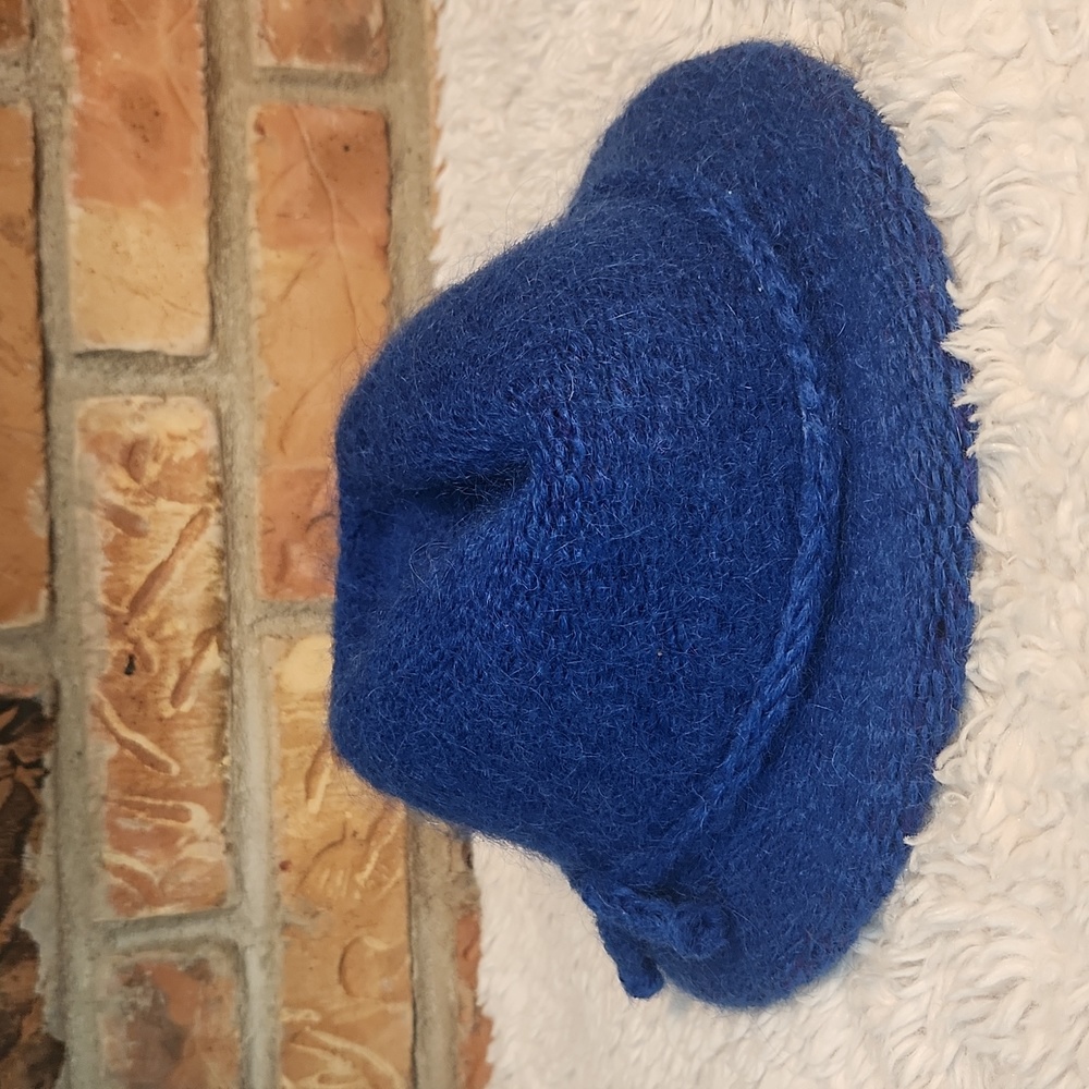 Vintage. Made in Italy. Stylish Royale Blue hat.